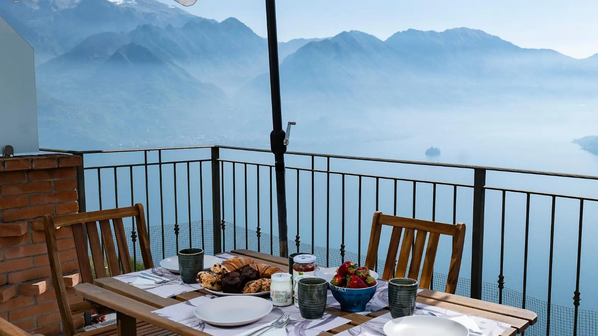 Cherubino 2 - Nice 2 Floors Apartment With Pool, Terrace And A Terrific Lake View Parzanica 0*,  이탈리아