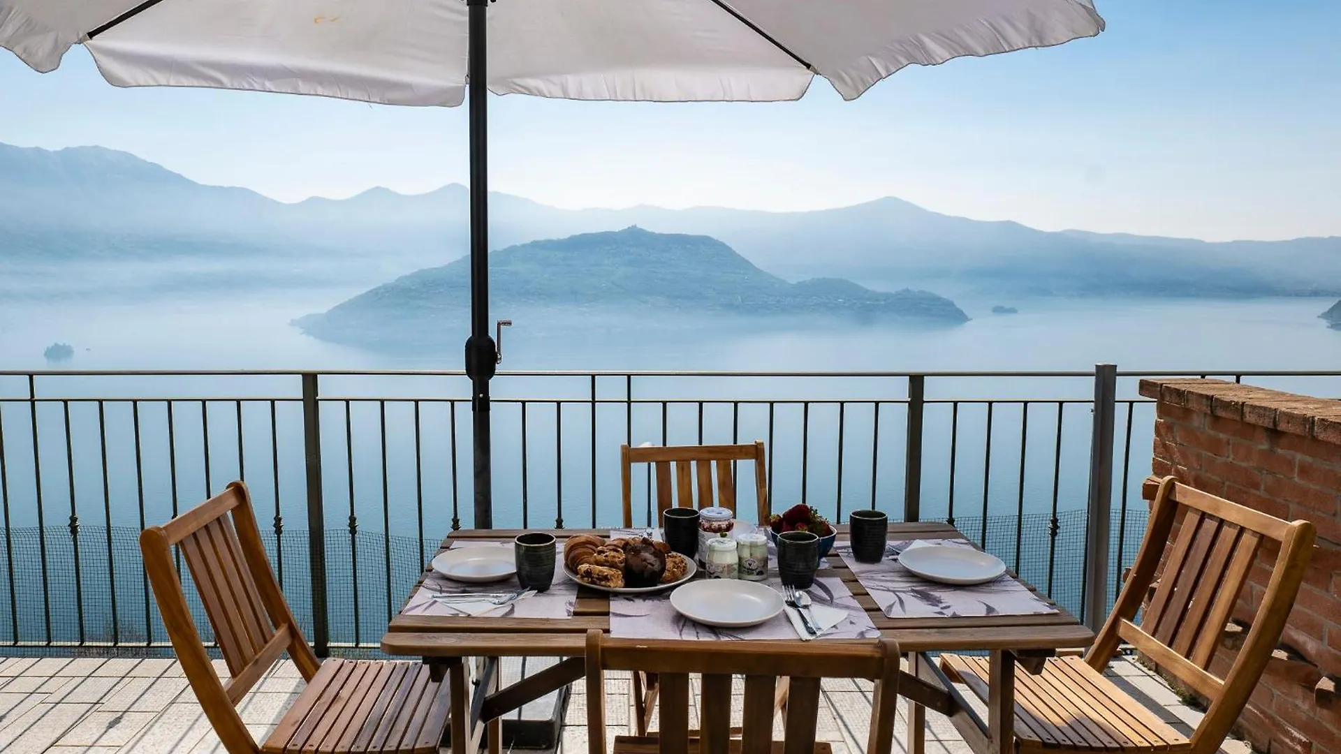 Cherubino 2 - Nice 2 Floors Apartment With Pool, Terrace And A Terrific Lake View Parzanica
